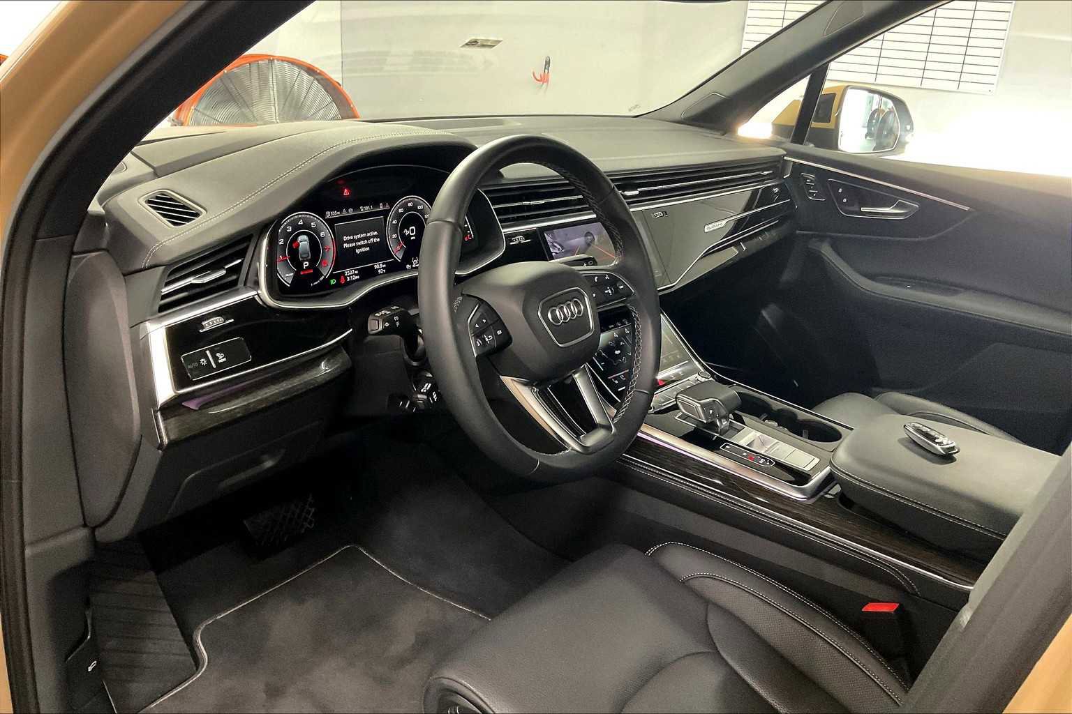Used 2025 Audi Q7 3.0T Prestige image 16