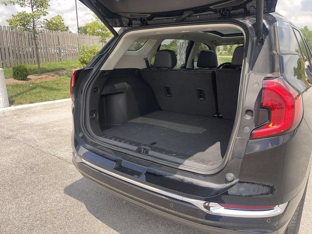 Used 2024 GMC Terrain Denali w/ Black Diamond Edition AWD/4WD image 16