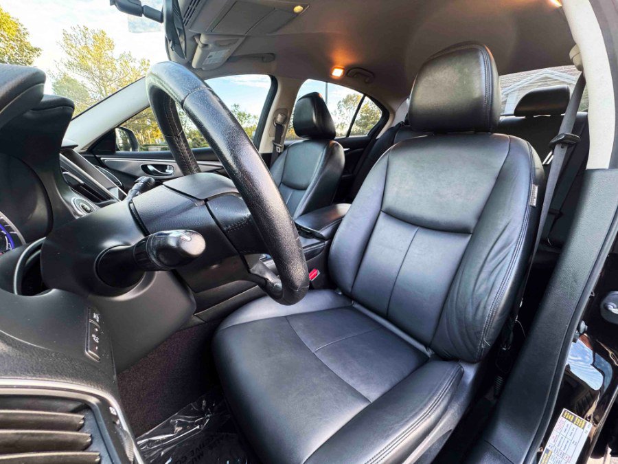 Used 2015 INFINITI Q50 Premium image 17