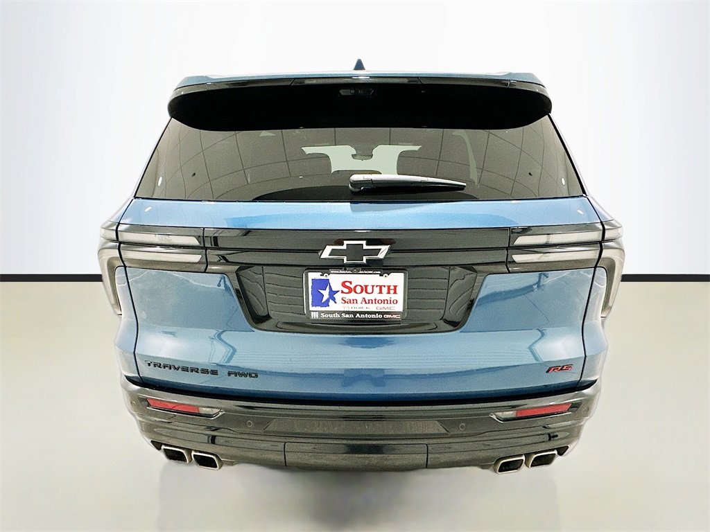 Used 2024 Chevrolet Traverse RS image 6