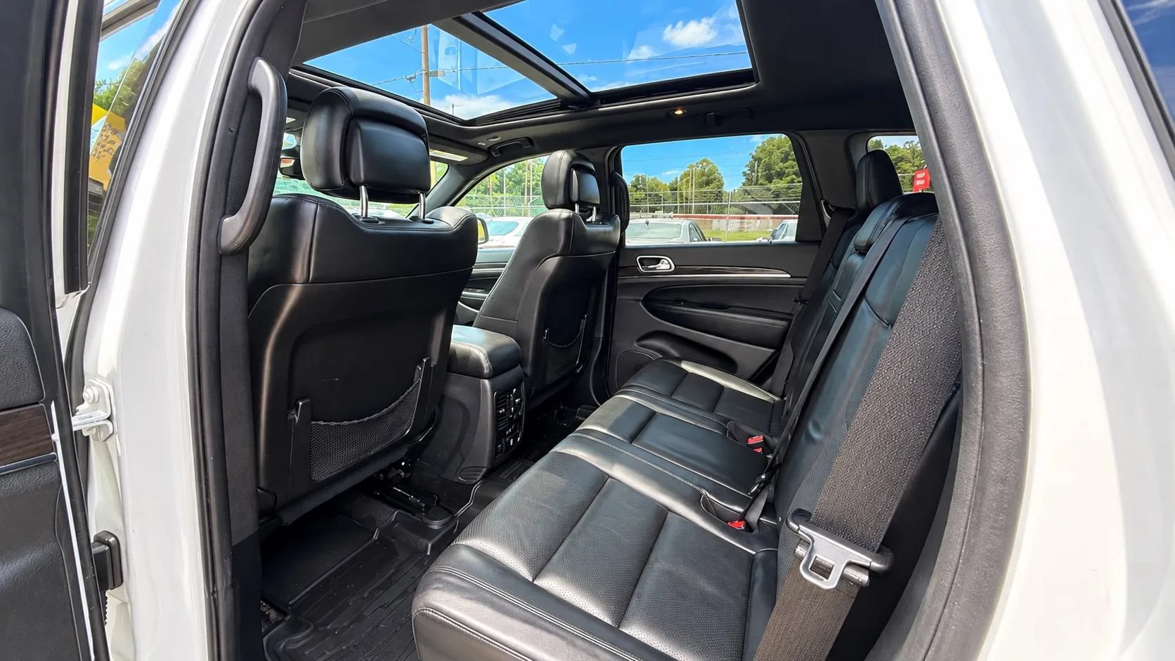 Used 2018 Jeep Grand Cherokee Limited w/ Luxury Group II RWD image 11