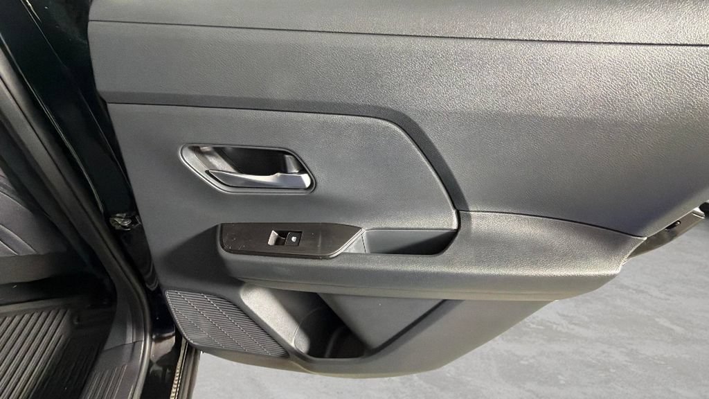 Used 2026 Nissan Kicks SV FWD image 32