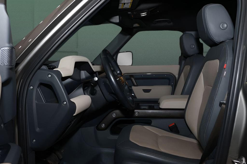 Used 2023 Land Rover Defender 110 X-Dynamic SE image 11