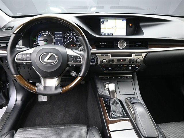 Used 2016 Lexus ES 300h image 25