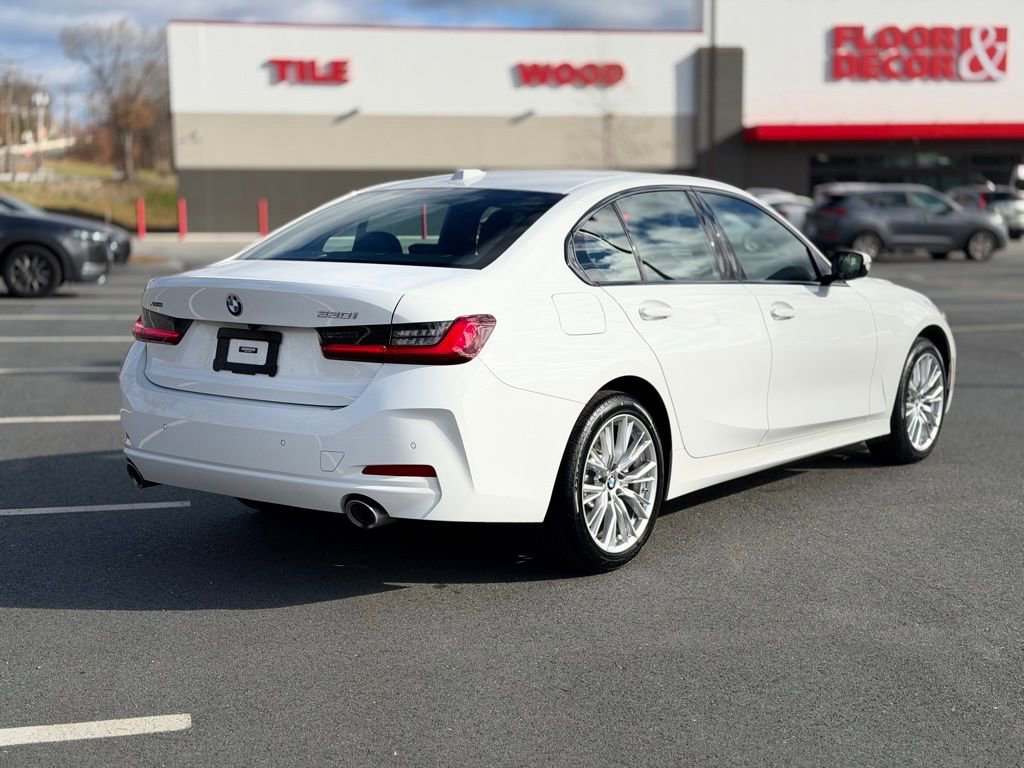 Certified 2023 BMW 330i xDrive Sedan w/ Driving Assistance Package image 7