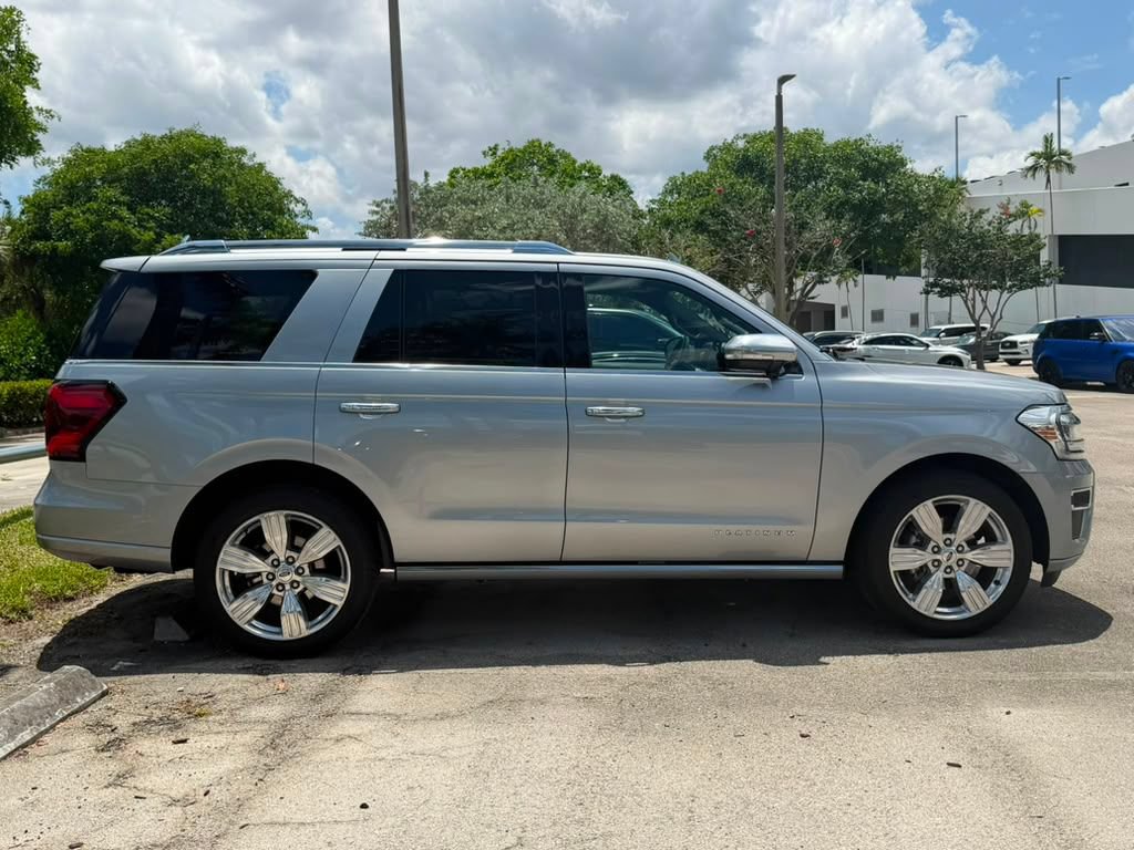 Used 2023 Ford Expedition Platinum RWD image 11