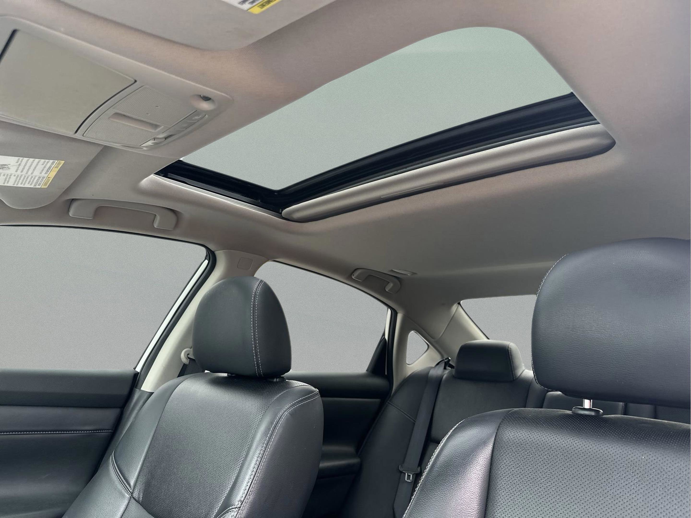 Used 2017 Nissan Altima 2.5 SL w/ Moonroof Package image 26