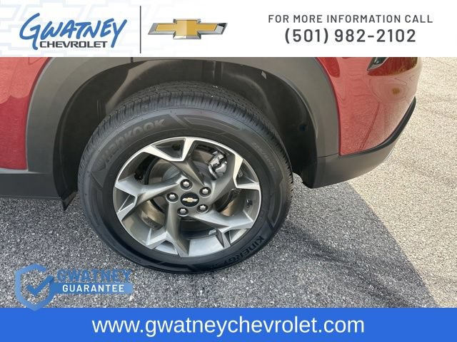 Used 2025 Chevrolet Trax LT w/ LT Convenience Package FWD image 10