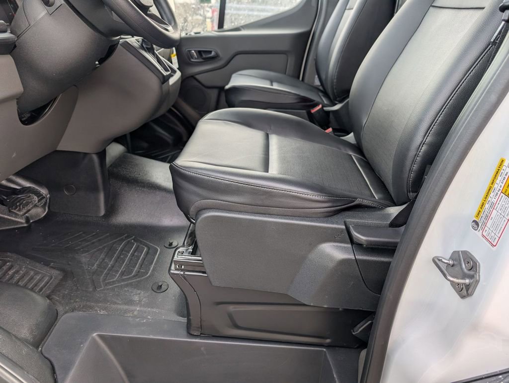 New 2026 Ford Transit 250 148 Medium Roof w/ Load Area Protection Package RWD image 26