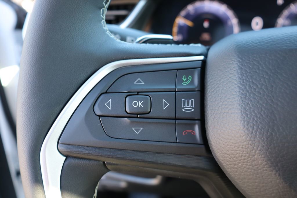 Used 2024 Jeep Grand Cherokee L Altitude image 13