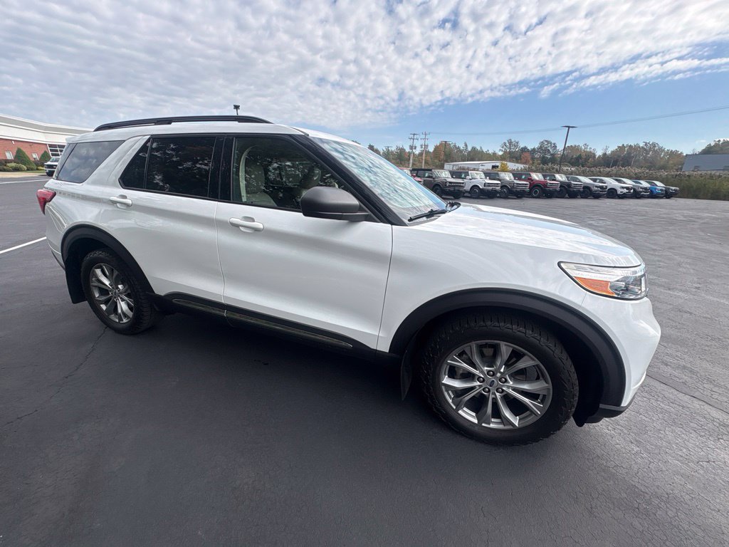 Used 2020 Ford Explorer XLT w/ Equipment Group 202A AWD/4WD image 6