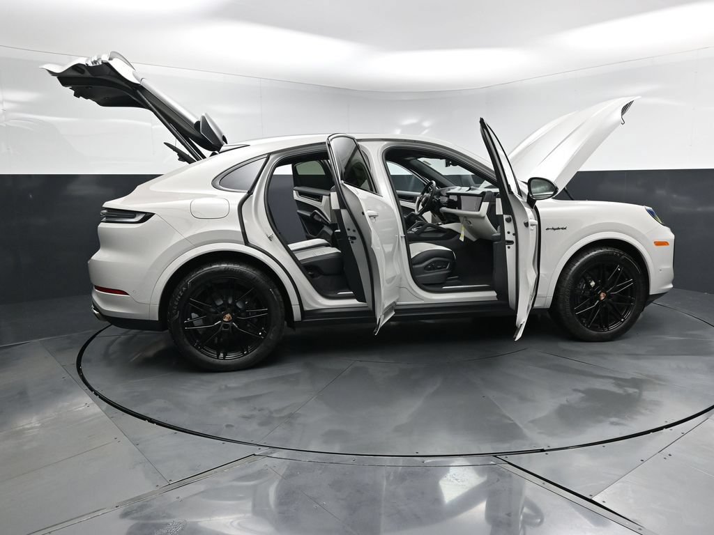 New 2026 Porsche Cayenne E-Hybrid Coupe AWD/4WD image 34