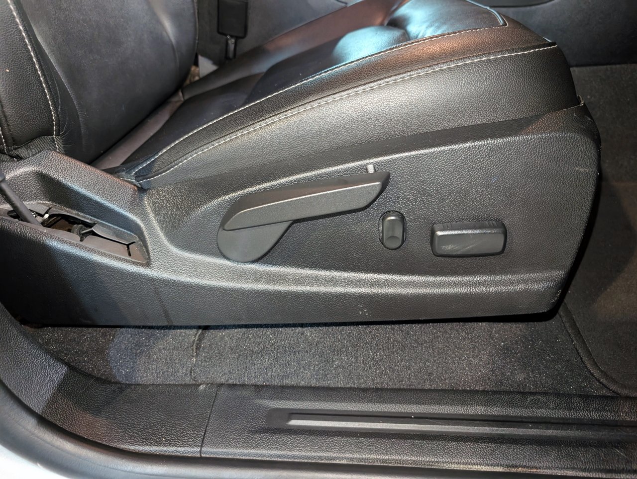 Used 2019 Chevrolet Colorado LT w/ Colorado RST Special Edition RWD image 29
