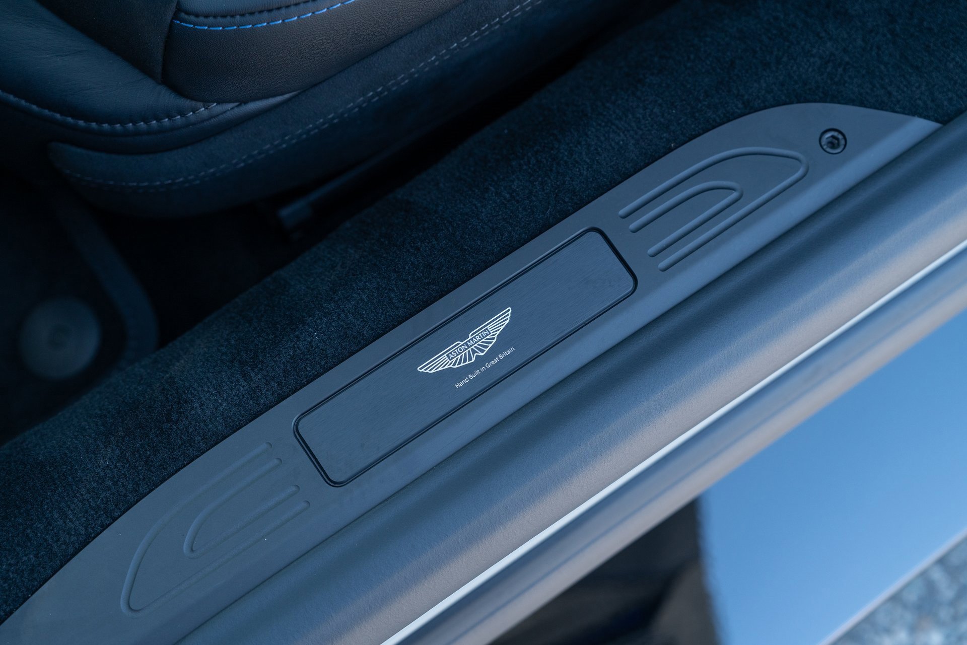 Used 2025 Aston Martin V8 Vantage Coupe image 18