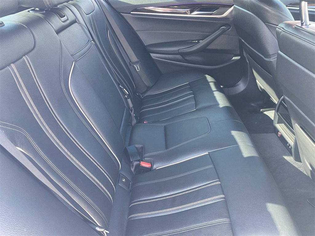 Used 2020 BMW 530i xDrive w/ Premium Package image 16