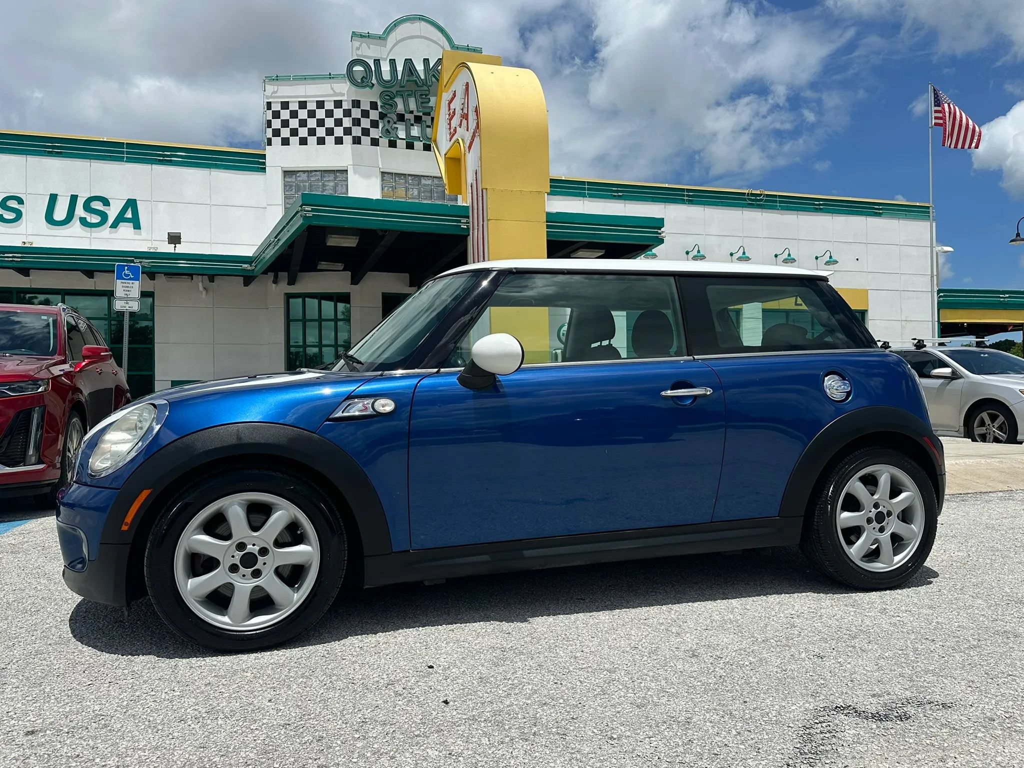 Used 2009 MINI Cooper S FWD image 2