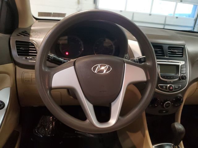Used 2012 Hyundai Accent GLS FWD image 15