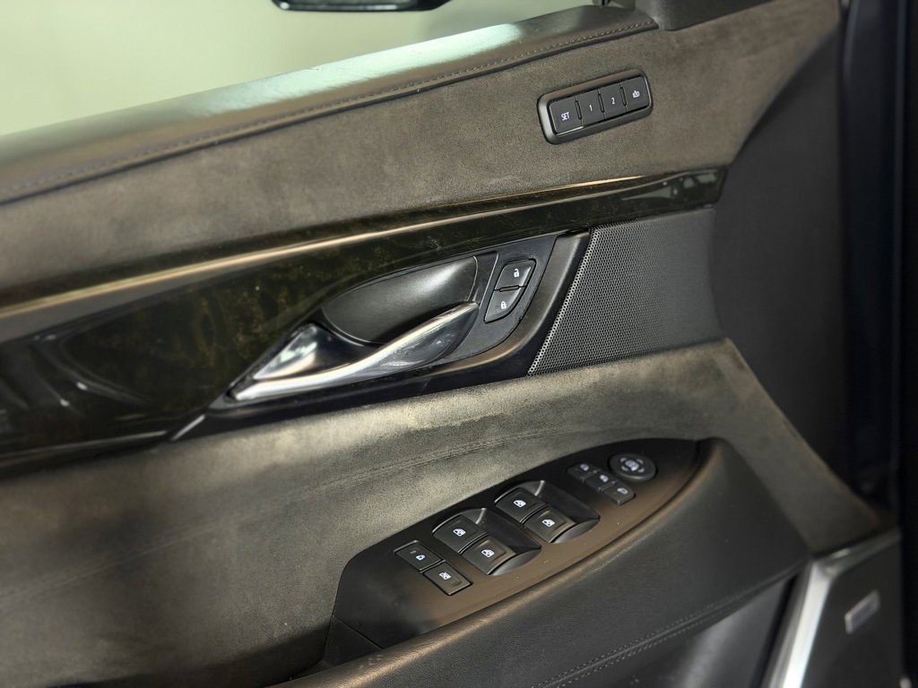 Used 2019 Cadillac Escalade ESV Platinum image 21
