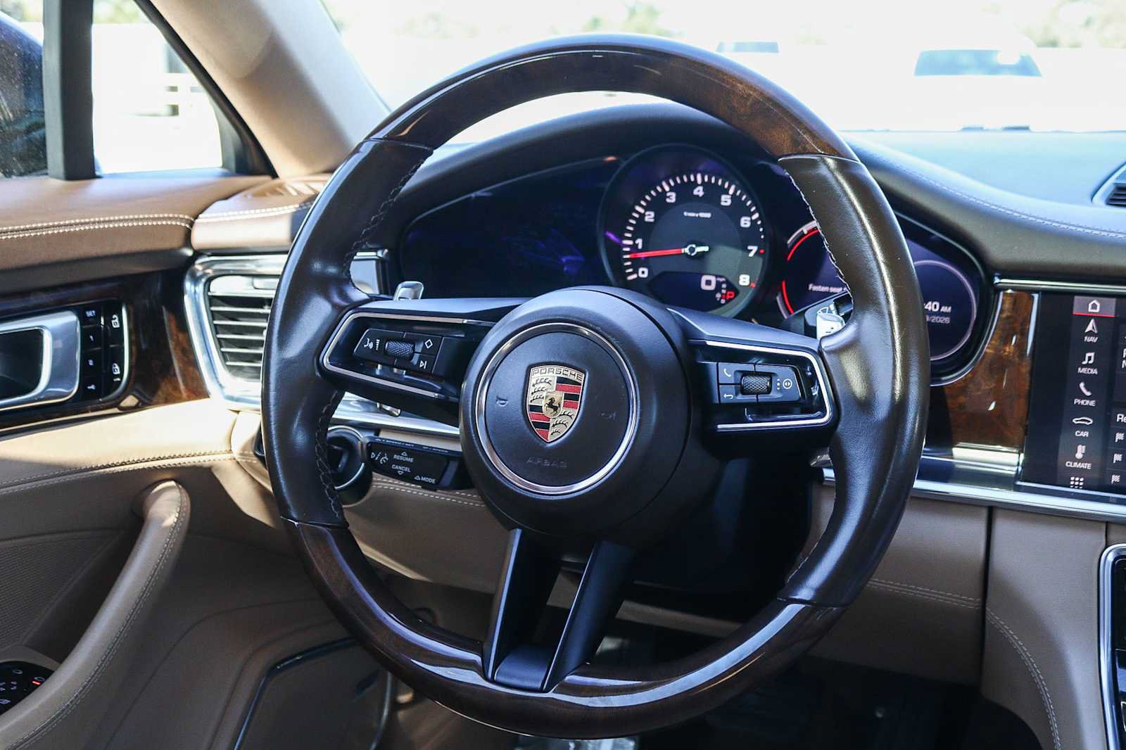 Used 2021 Porsche Panamera RWD image 18