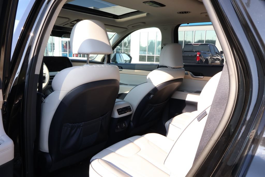 Used 2023 Hyundai Palisade Limited AWD/4WD image 35