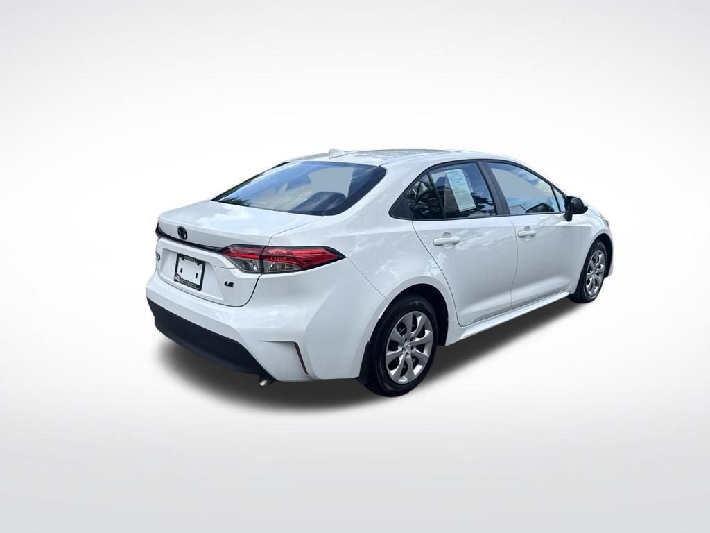 Used 2026 Toyota Corolla LE FWD image 5