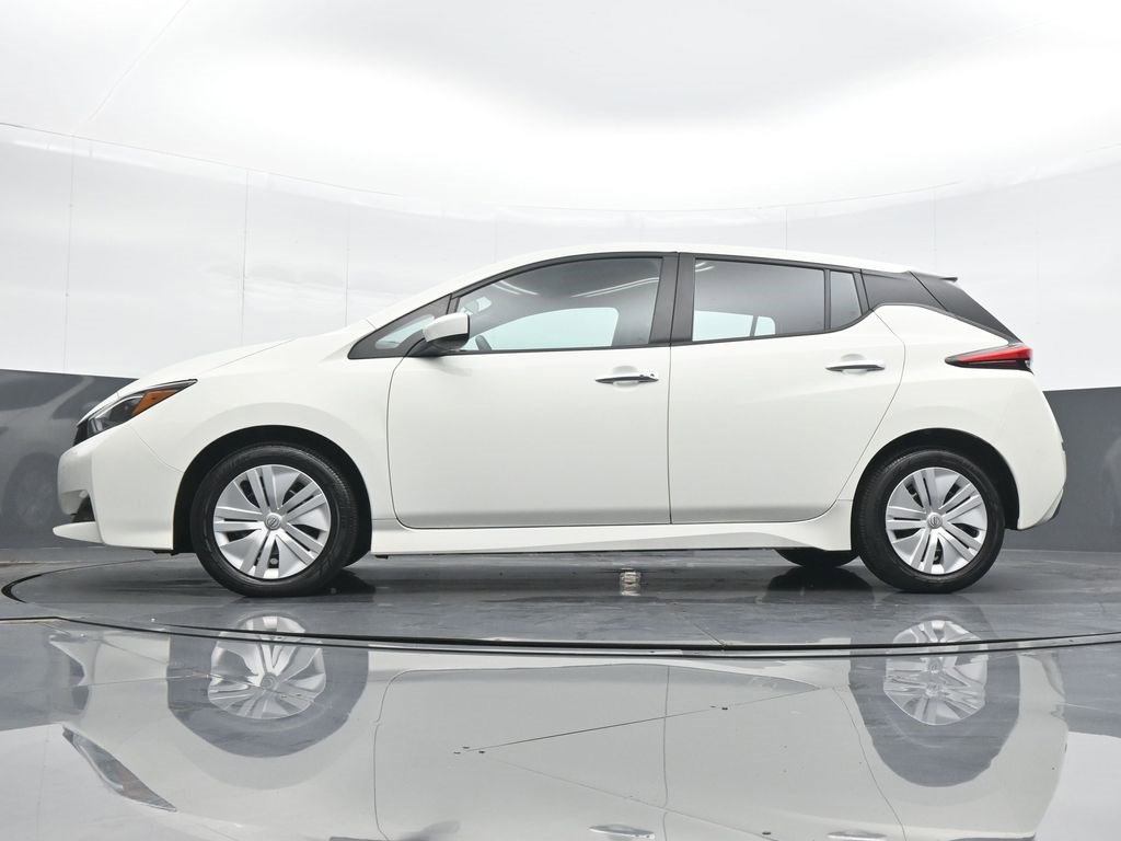 Used 2023 Nissan Leaf S image 18