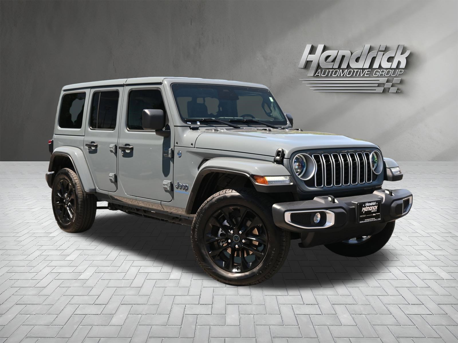 Used 2025 Jeep Wrangler Unlimited Sahara w/ Safety Group AWD/4WD video 2