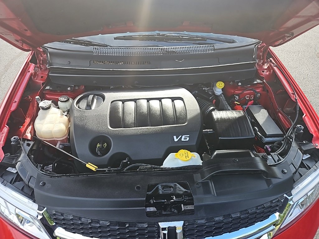 Used 2019 Dodge Journey SE image 2