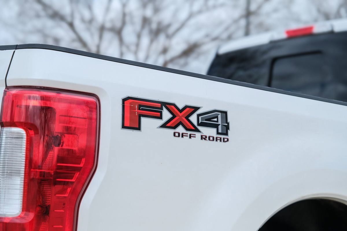 Used 2018 Ford F250 Lariat w/ Chrome Package image 27