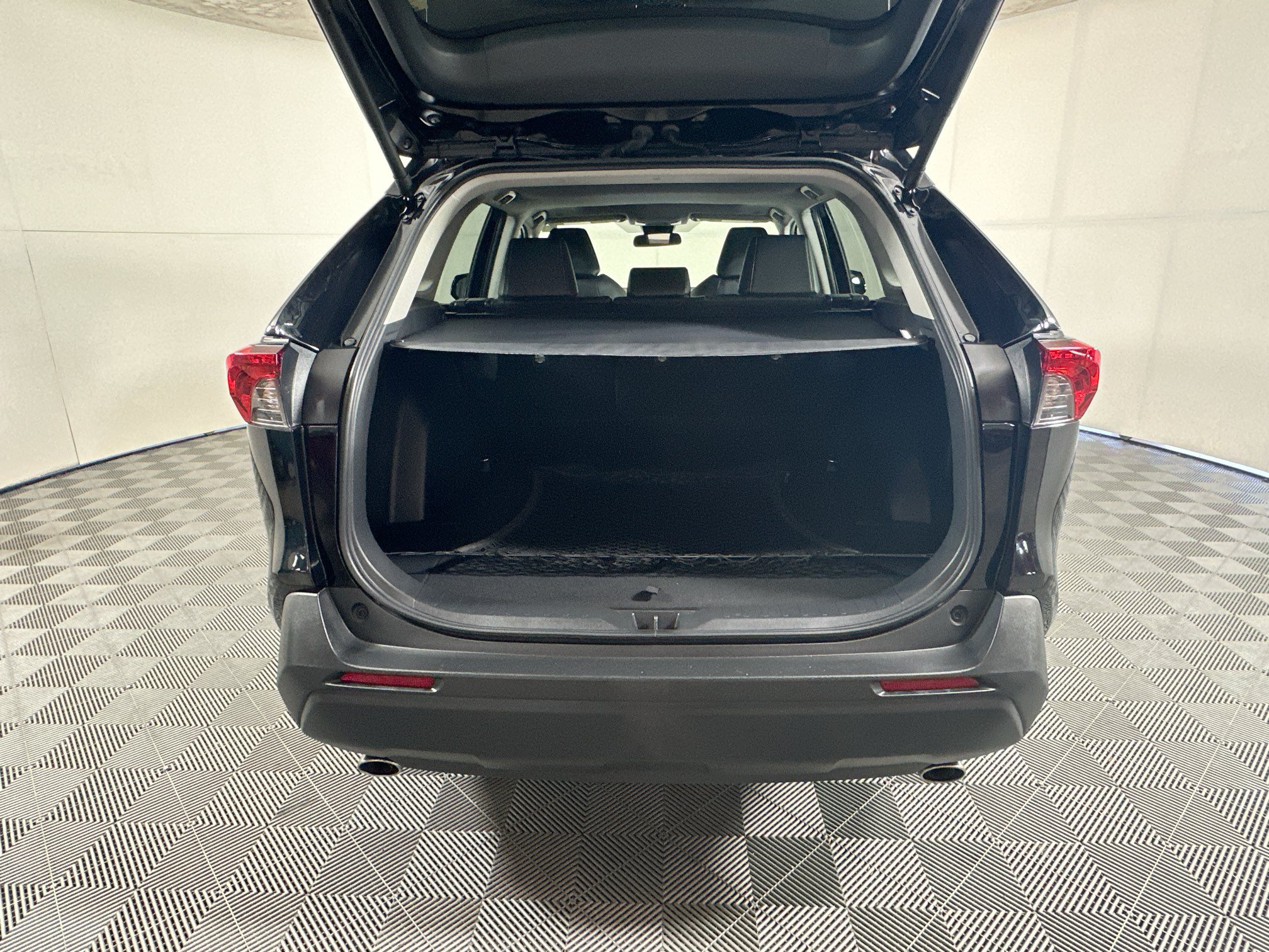 Certified 2025 Toyota RAV4 XLE Premium FWD image 31