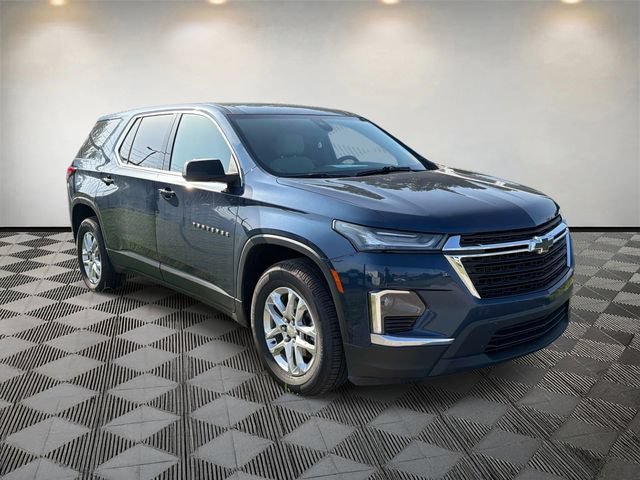 Used 2022 Chevrolet Traverse LS FWD image 3