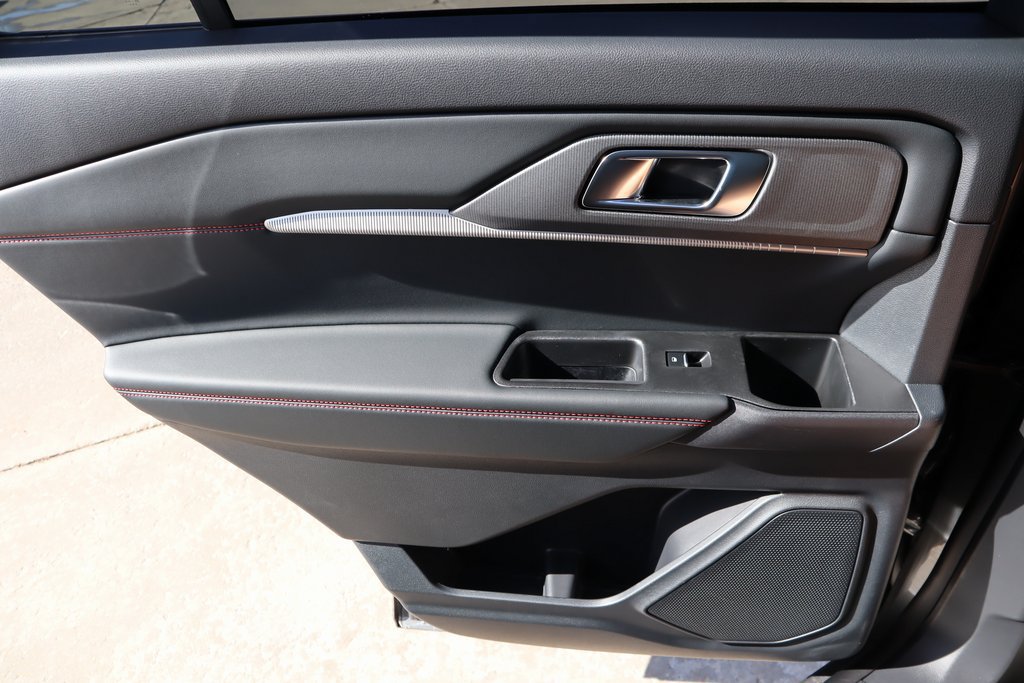 New 2026 Ford Explorer ST-Line w/ ST-Line Street Pack RWD image 19