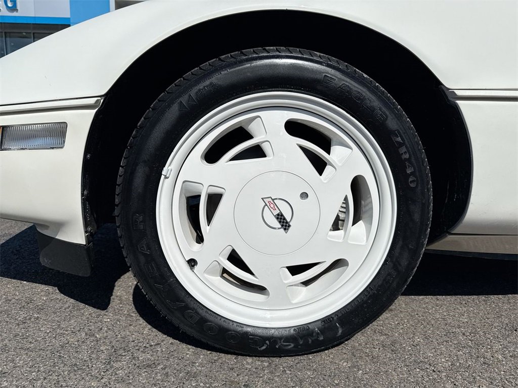 Used 1988 Chevrolet Corvette Coupe image 18