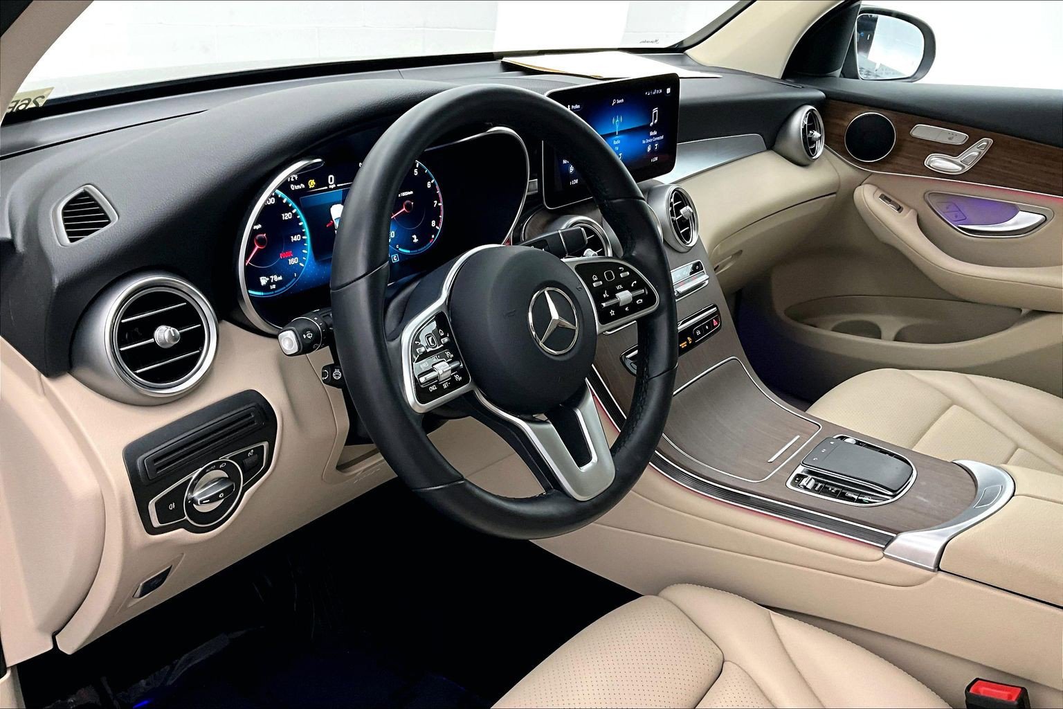 Certified 2022 Mercedes-Benz GLC 300 4MATIC image 19