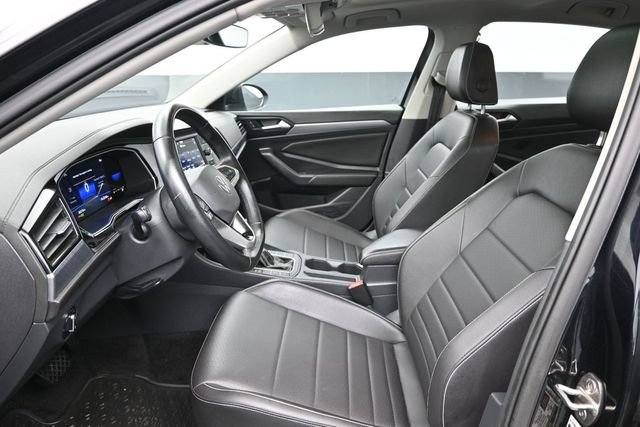 Used 2023 Volkswagen Jetta SE FWD image 23