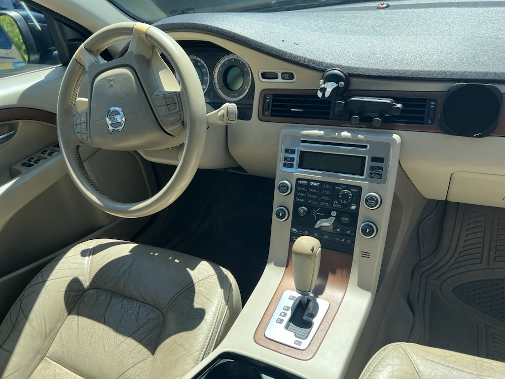 Used 2010 Volvo XC70 3.2 AWD/4WD image 8