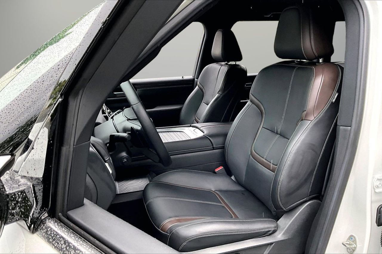 Used 2025 Nissan Armada SL w/ Captain's Chari Seat Package AWD/4WD image 21