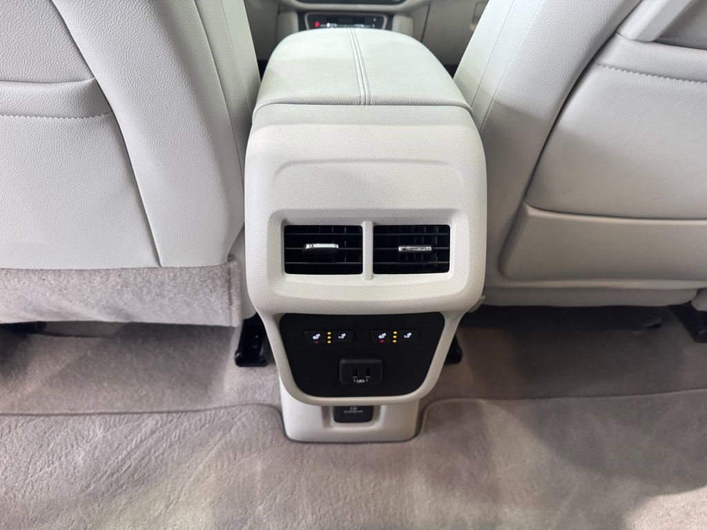 Certified 2023 GMC Terrain Denali w/ Black Diamond Edition AWD/4WD image 25