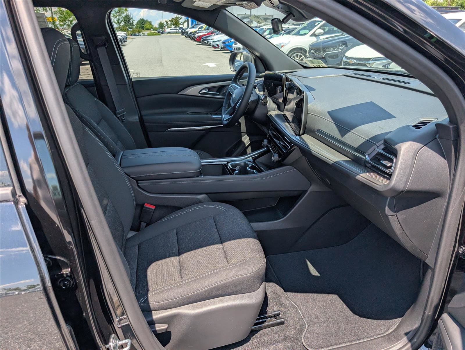 New 2026 Chevrolet Traverse LT w/ Driver Confidence Package AWD/4WD image 6