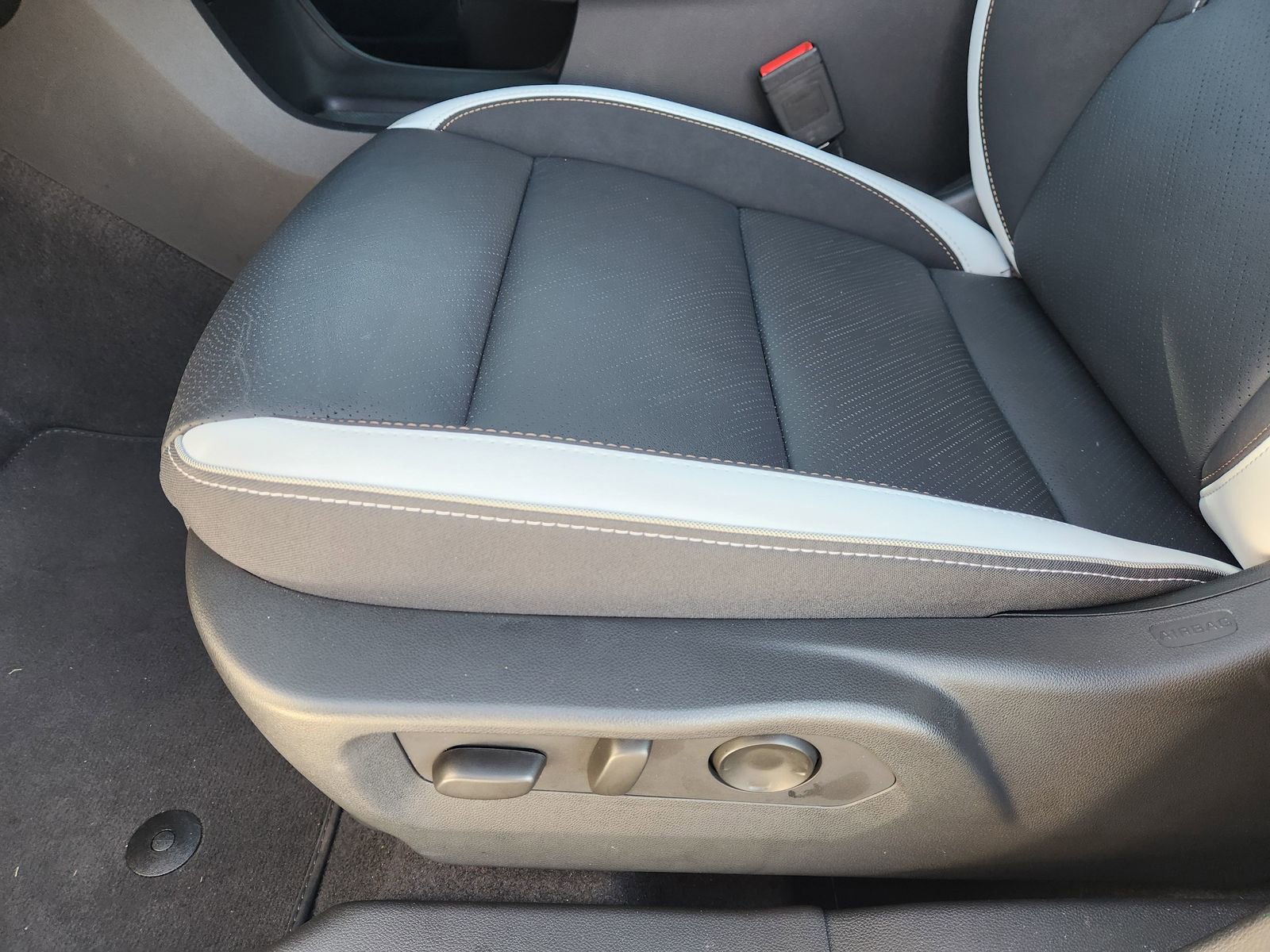 New 2025 Buick Envision Sport Touring image 28