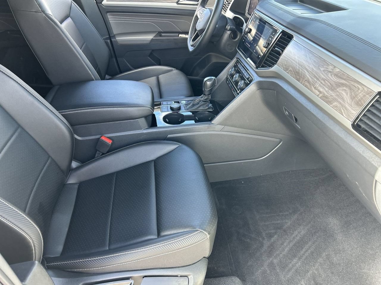 Used 2022 Volkswagen Atlas Cross Sport SE w/ Panoramic Sunroof Package AWD/4WD image 9