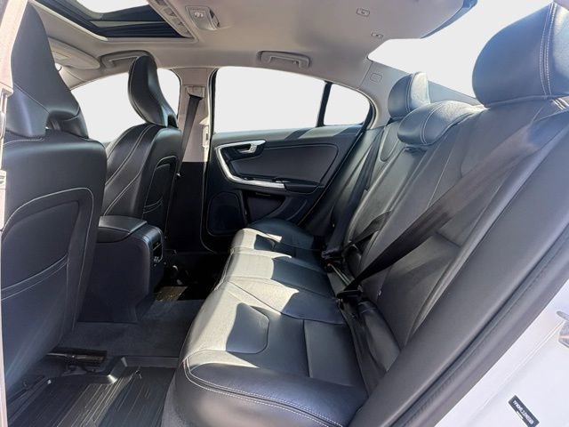 Used 2018 Volvo S60 T5 Dynamic image 16