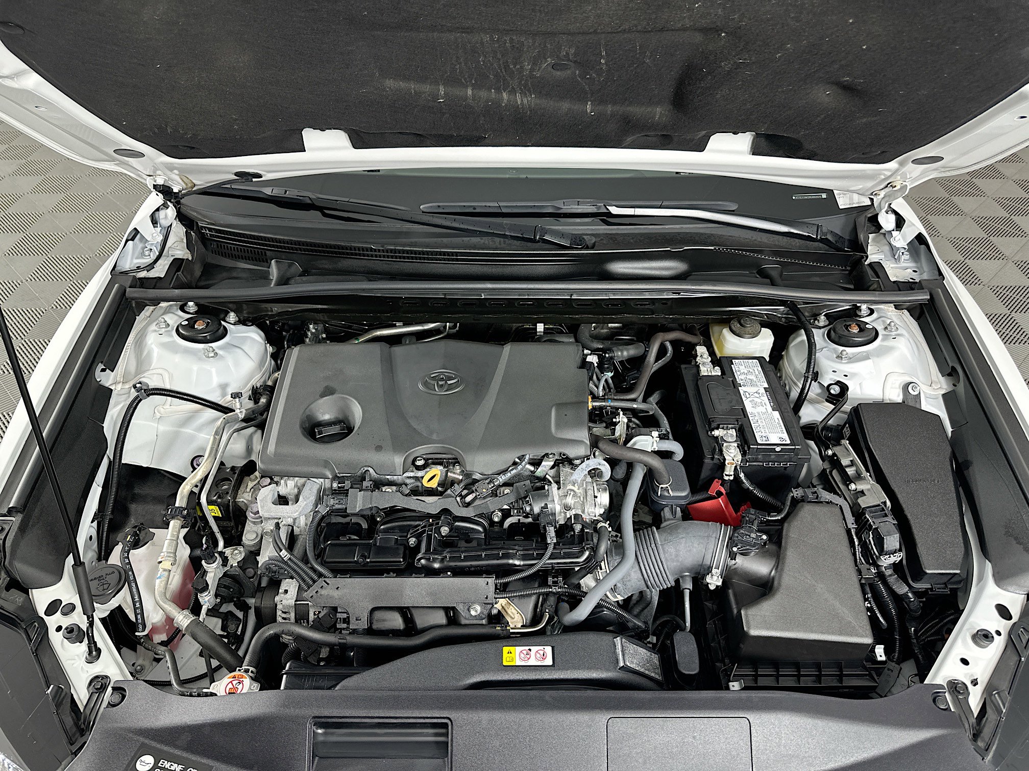 Used 2024 Toyota Camry LE image 30