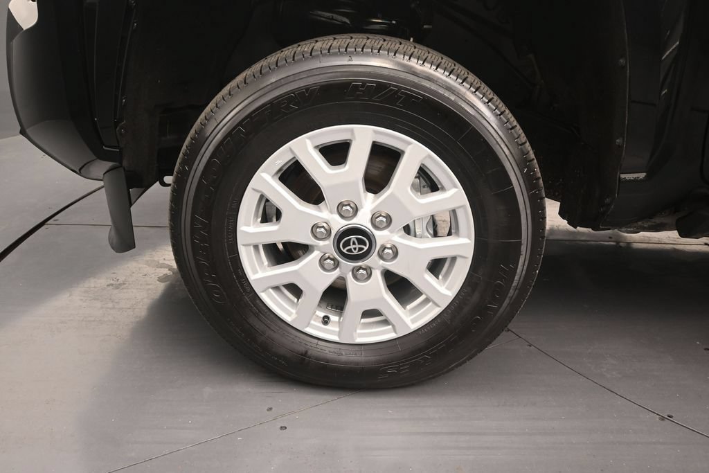 Used 2025 Toyota Tacoma SR AWD/4WD image 9