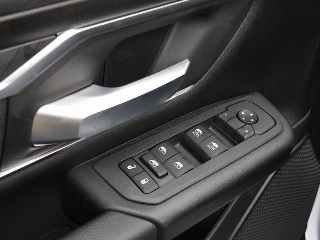 New 2026 RAM 1500 4x4 Crew Cab image 13