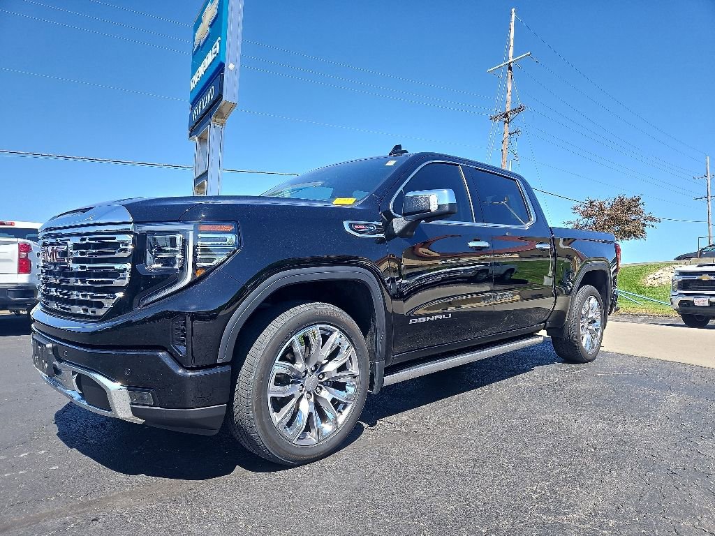 Used 2024 GMC Sierra 1500 Denali AWD/4WD image 2