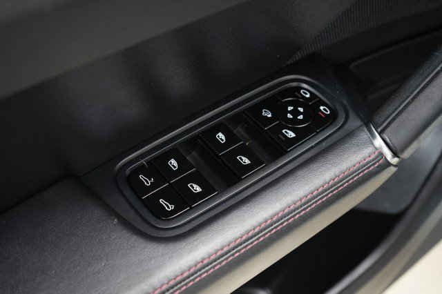 Used 2021 Porsche Cayenne GTS AWD/4WD image 36