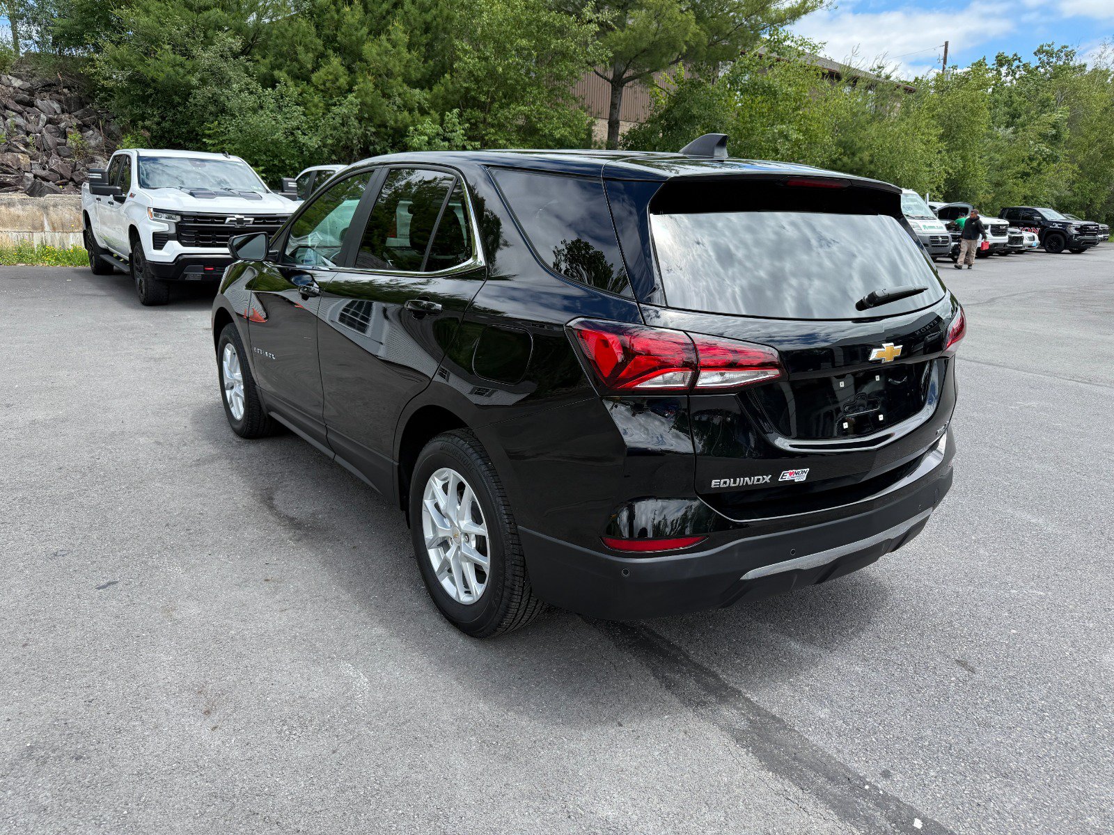 Used 2024 Chevrolet Equinox LT AWD/4WD image 3