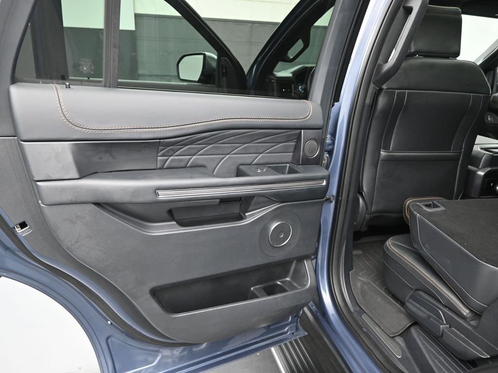 Certified 2023 Ford Expedition Platinum image 12