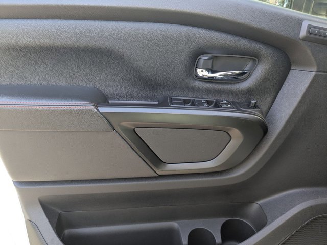 Used 2021 Nissan Titan PRO-4X w/ Pro-4x Convenience Package image 9